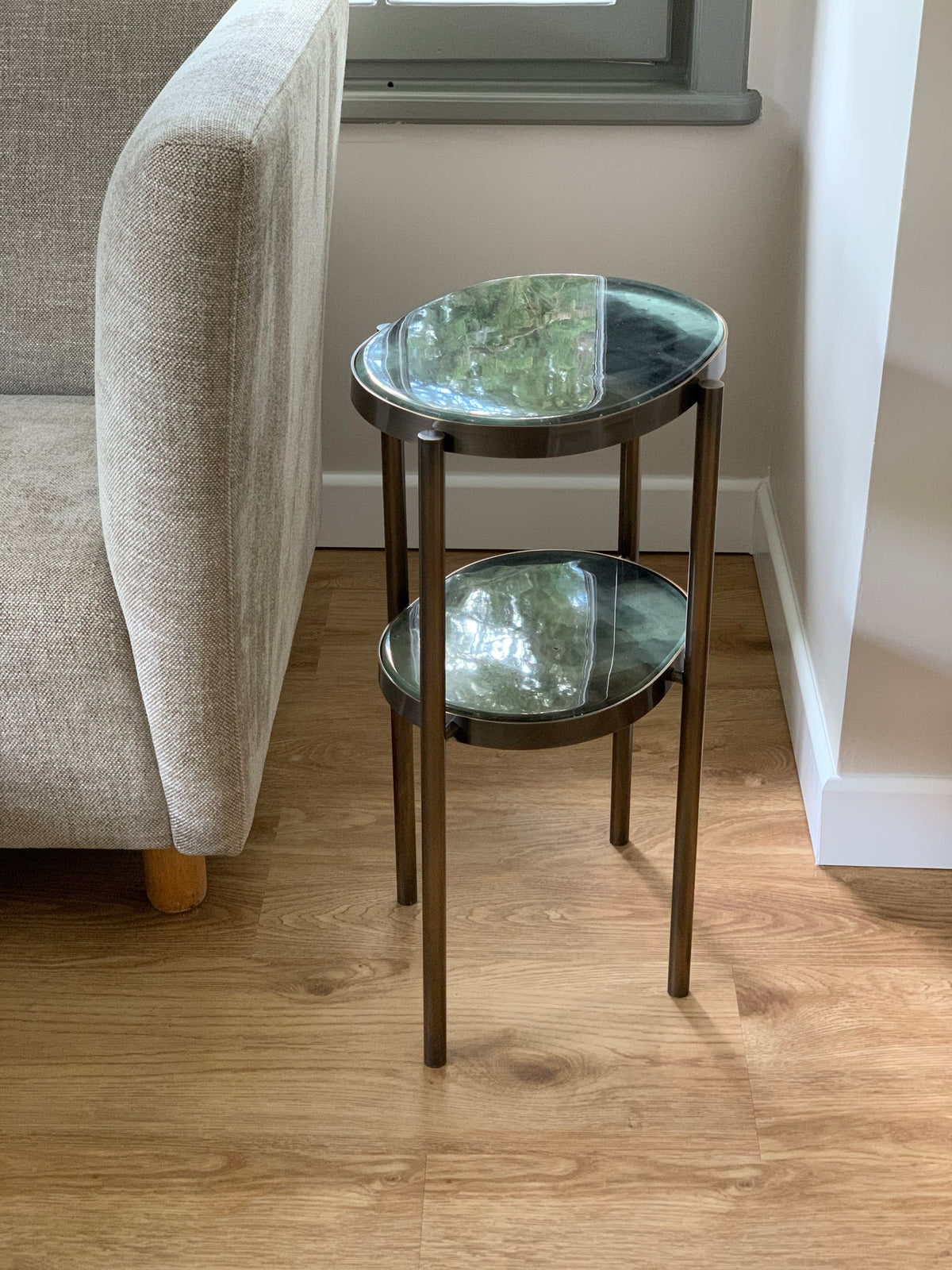 Strait doubles side table side view